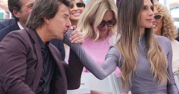 Link vào nhà cái U888 – Khi Tom Cruise hôn tay Victoria Beckham giữa tâm bão truyền thông - hình ảnh - slotu888.com Link vào nhà cái U888 – Khi Tom Cruise hôn tay Victoria Beckham giữa tâm bão truyền thông - hình ảnh - slotu888.com