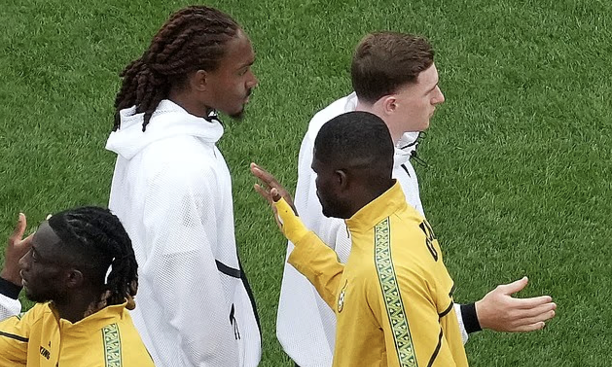 Cầu thủ Anh từ chối bắt tay đối thủ ở World Cup: Djed Spence và hành động gây tranh cãi - hình ảnh - slotu888.com Cầu thủ Anh từ chối bắt tay đối thủ ở World Cup: Djed Spence và hành động gây tranh cãi - hình ảnh - slotu888.com